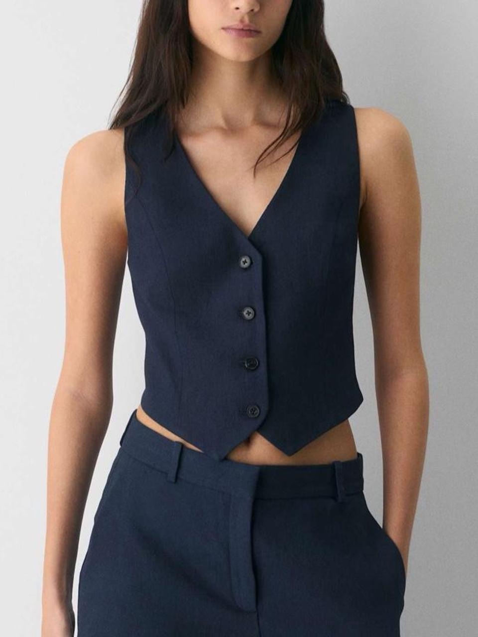 Wilfred Pacino Vest - Powerlinenm In Navy. Slim-Fit Linen Twill Button-Up Vest.
